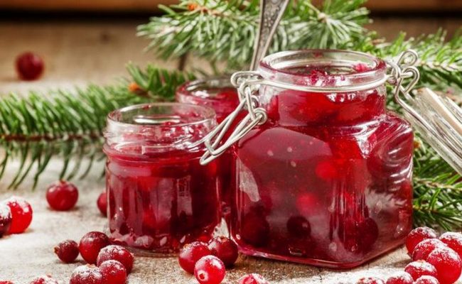 Брусника с орехами