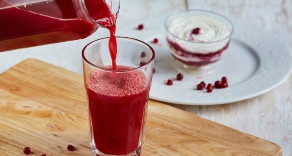 Морс из брусники замороженной. Рецепт, как сварить с имбирем, корицей, малиной, медом