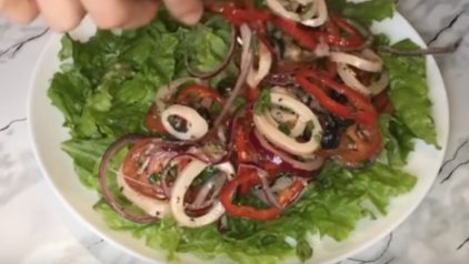 Салат с кальмарами: 11 вкуснейших рецепта салата с майонезом и без