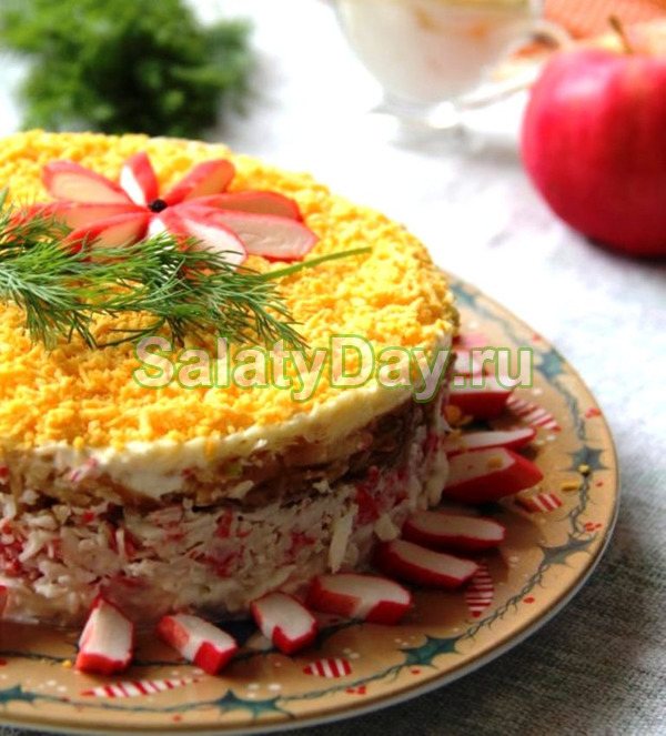Салат с крабовыми палочками и яблоком - классический вариант