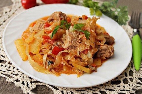 Тушеная капуста с картошкой и мясом — рецепт с фото пошагово